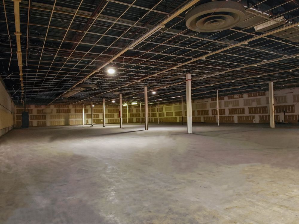 Light Industrial / Large Storage Units Located @ Panama Plaza : 1616 Lisenby Ave, Panama City, FL 32405